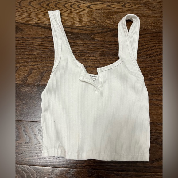 Garage- white tank with small v cutout - Picture 1 of 3